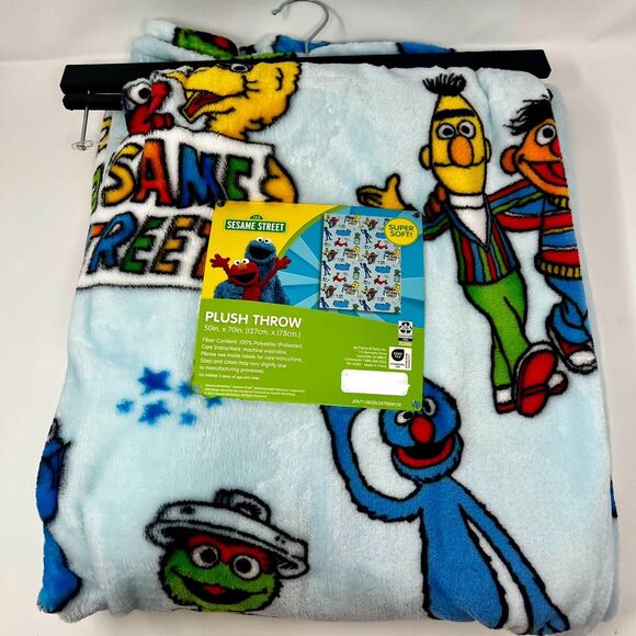 Sesame Street Throw Blanket Elmo Cookie Monster and characters 50 X 70 Brand New - Picture 1 of 3